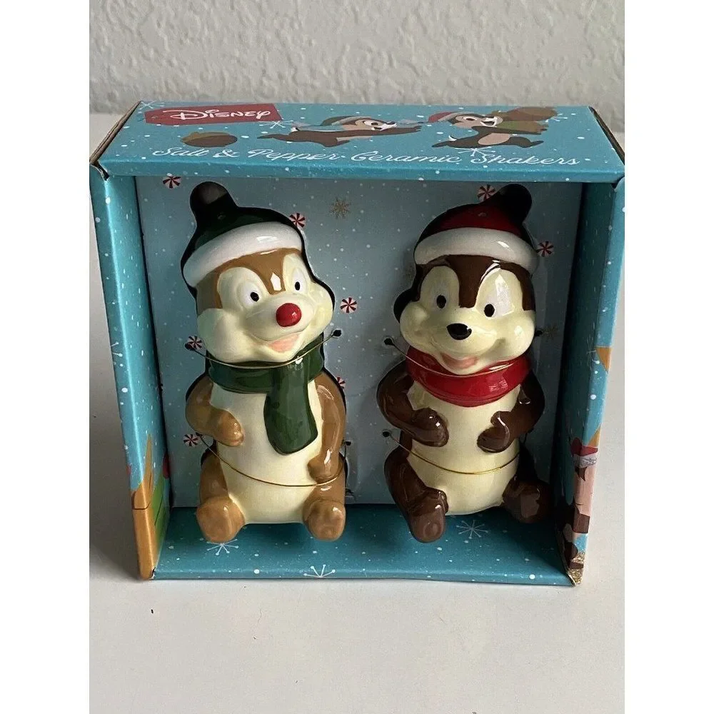 Disney Chip & Dale Scarf Chipmunk Salt & Pepper Shakers‎ Ceramic Christmas NEW
